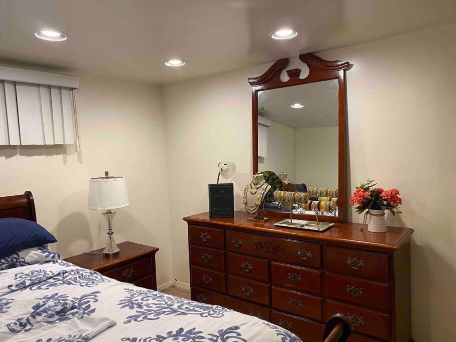 Treasure In Queens Apartment Ню Йорк Екстериор снимка