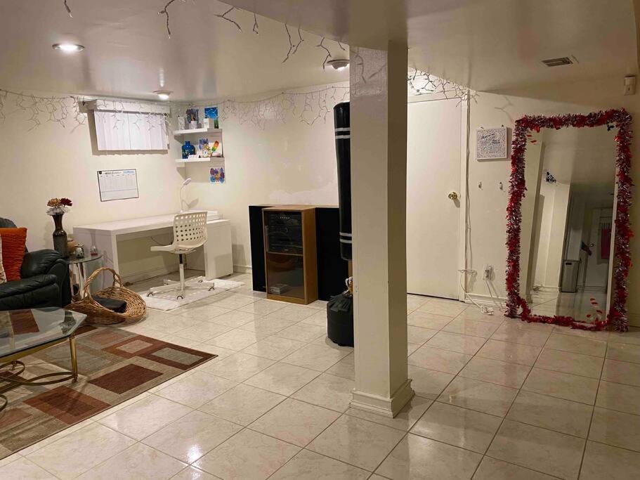 Treasure In Queens Apartment Ню Йорк Екстериор снимка